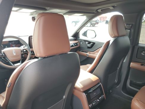 New 2026 Lincoln Aviator Reserve w/ Jet Appearance Package AWD/4WD image 24