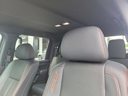 Used 2023 Nissan Titan PRO-4X w/ Pro-4x Convenience Package AWD/4WD image 23
