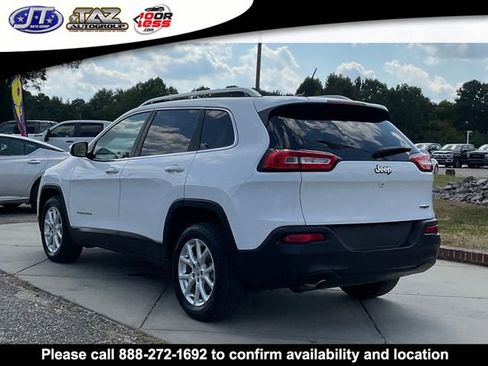 Used 2018 Jeep Cherokee Latitude FWD image 5