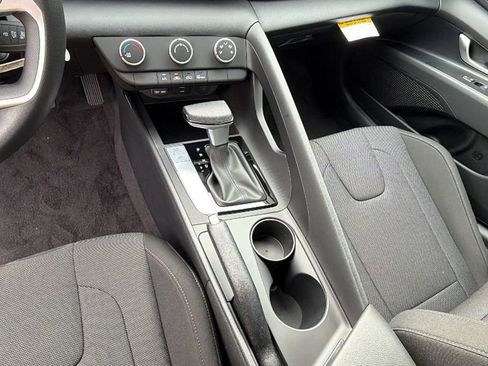New 2026 Hyundai Elantra SE image 27