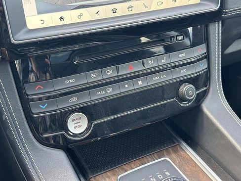 Used 2018 Jaguar F-PACE R-Sport AWD/4WD image 32