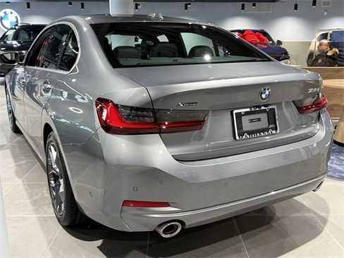 Used 2025 BMW 330i xDrive Sedan w/ Convenience Package image 6