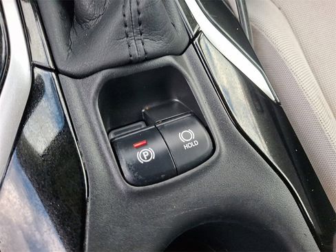 Used 2022 Toyota Corolla LE image 24