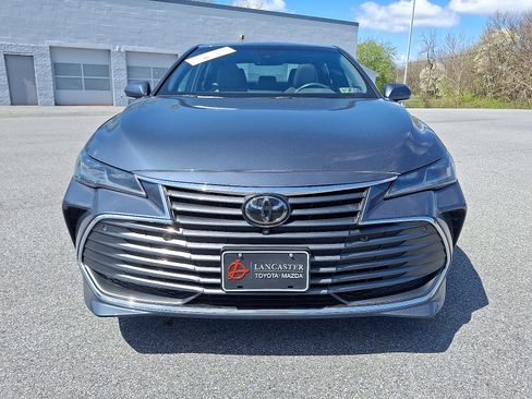 Certified 2022 Toyota Avalon Limited image 2