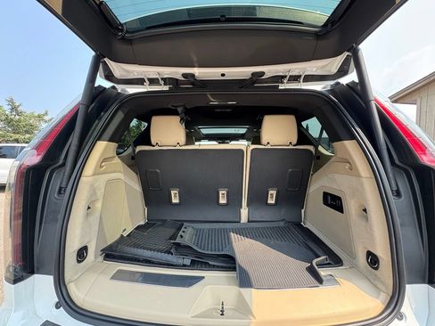 Used 2021 Cadillac Escalade Premium Luxury w/ Driver Assist Tech Package AWD/4WD image 41