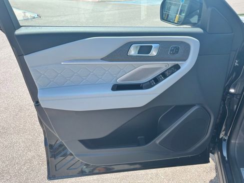 New 2026 Ford Explorer Platinum AWD/4WD image 14