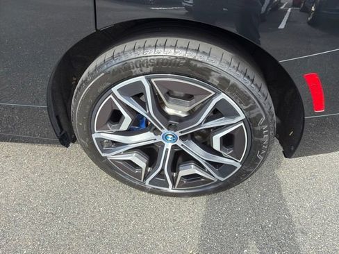 Used 2024 BMW iX xDrive50 w/ Premium Package AWD/4WD image 11