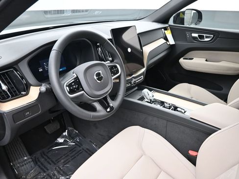 New 2026 Volvo XC60 B5 Plus w/ Climate Package AWD/4WD image 17