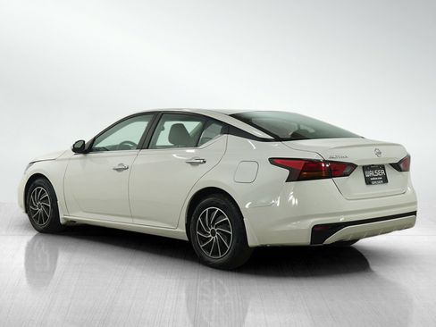 Used 2022 Nissan Altima 2.5 S image 3