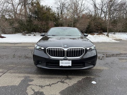Used 2024 BMW 530i xDrive w/ Premium Package image 8