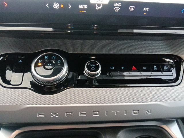 New 2026 Ford Expedition Active AWD/4WD image 26