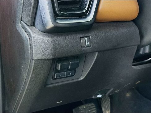 Used 2024 GMC Canyon AT4 w/ AT4 Premium Package AWD/4WD image 12