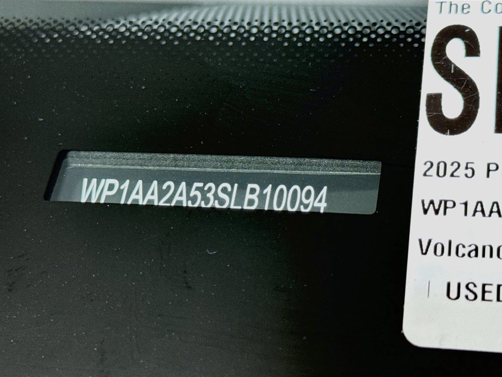 Certified 2025 Porsche Macan AWD/4WD image 29