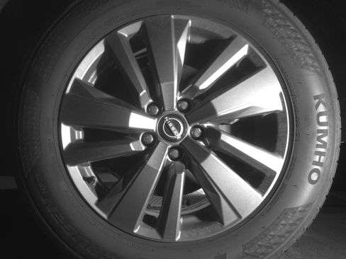 Used 2025 Nissan Pathfinder SV image 14