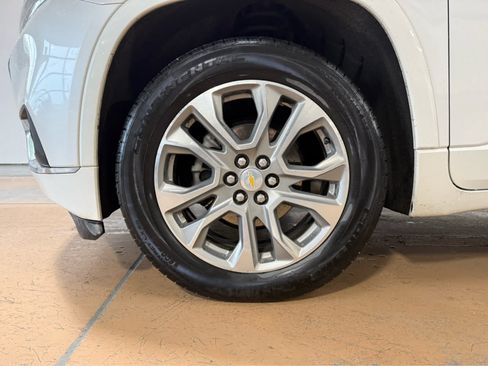 Used 2021 Chevrolet Traverse Premier AWD/4WD image 11