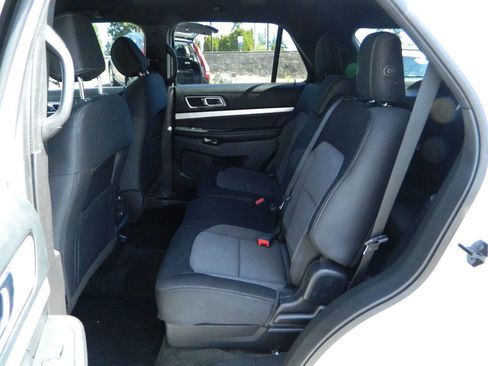 Used 2017 Ford Explorer XLT image 14