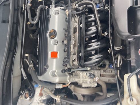 Used 2011 Honda Accord EX image 50