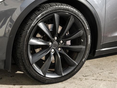 Used 2018 Tesla Model X 75D image 63