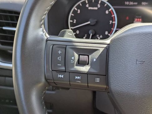 Used 2025 Nissan Rogue SV FWD image 27