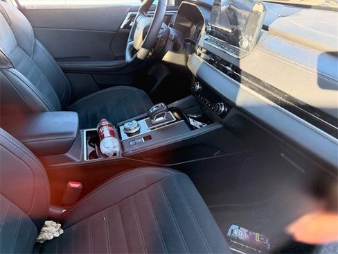 Used 2024 Mitsubishi Outlander SE image 14