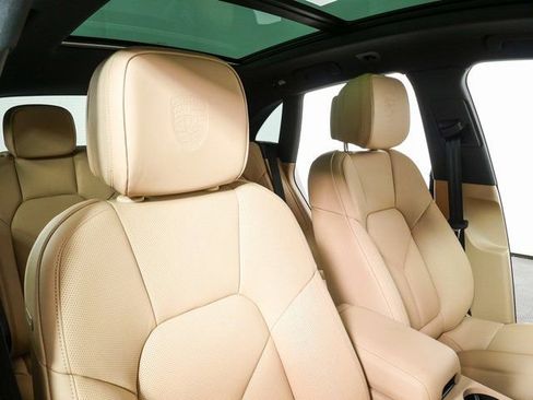 New 2026 Porsche Macan AWD/4WD image 24