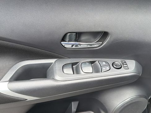 Used 2021 Nissan Kicks SV FWD image 22
