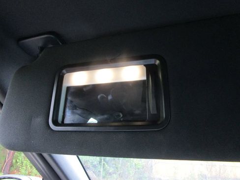 Used 2019 Land Rover Discovery HSE AWD/4WD image 42