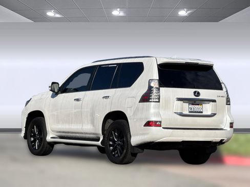 Used 2023 Lexus GX 460 Premium image 3