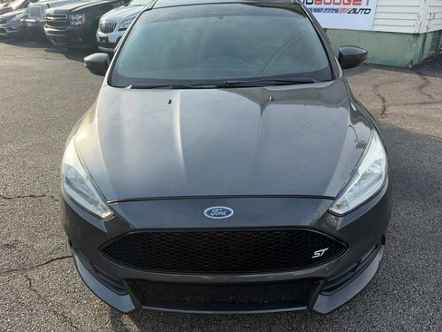Used 2018 Ford Focus ST FWD image 4