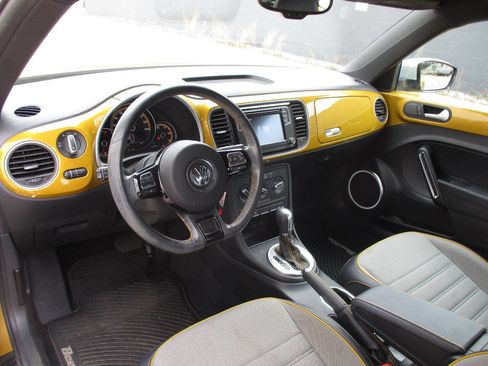 Used 2016 Volkswagen Beetle 1.8T Dune image 17