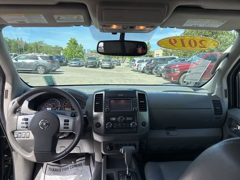 Used 2019 Nissan Frontier SL AWD/4WD image 13