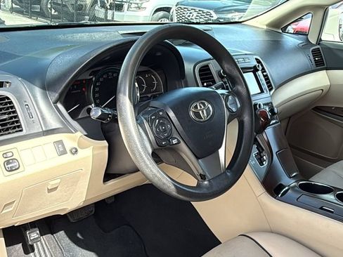 Used 2013 Toyota Venza LE FWD image 16