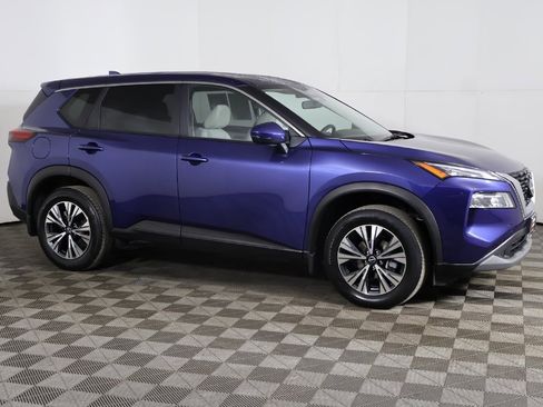 Used 2023 Nissan Rogue SV image 12