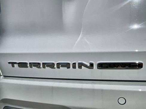 New 2026 GMC Terrain Denali w/ LPO, Floor Liner Package image 39