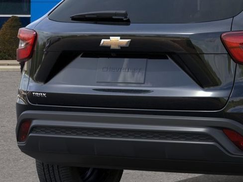 New 2026 Chevrolet Trax LS FWD image 14