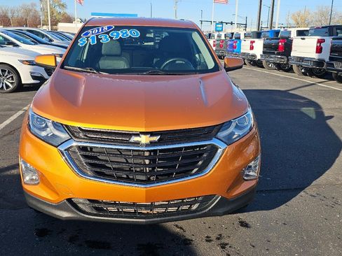 Used 2018 Chevrolet Equinox LT image 2