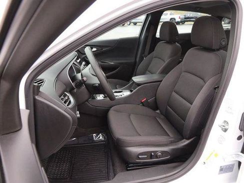 Used 2024 Chevrolet Malibu LT image 9