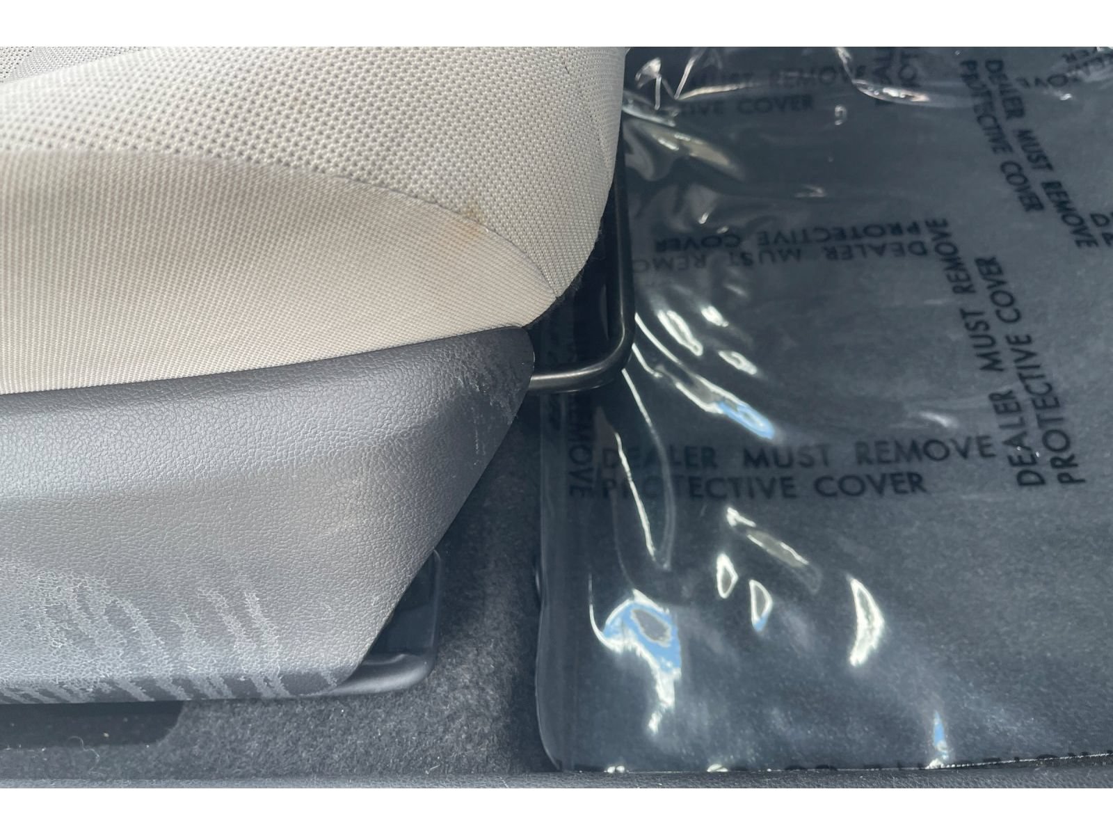 Used 2022 Toyota Corolla LE w/ Carpet Mat Package (TMS) FWD image 22