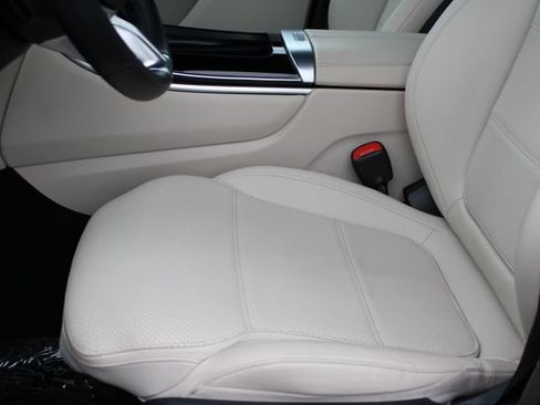 Used 2023 Mercedes-Benz GLC 300 image 34