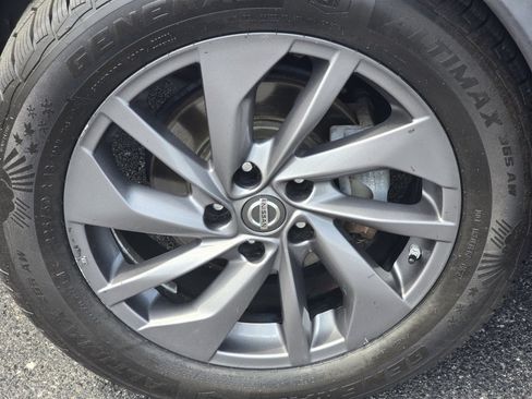 Used 2016 Nissan Rogue SL w/ SL Premium Package AWD/4WD image 10