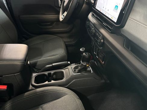 Used 2025 Jeep Wrangler Sahara w/ Safety Group image 18