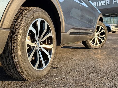 Used 2020 Ford Explorer ST w/ Premium Technology Package image 16