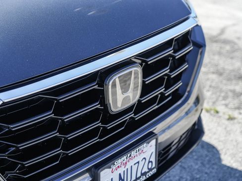 Certified 2024 Honda CR-V EX image 3