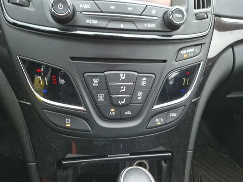 Used 2015 Buick Regal image 16