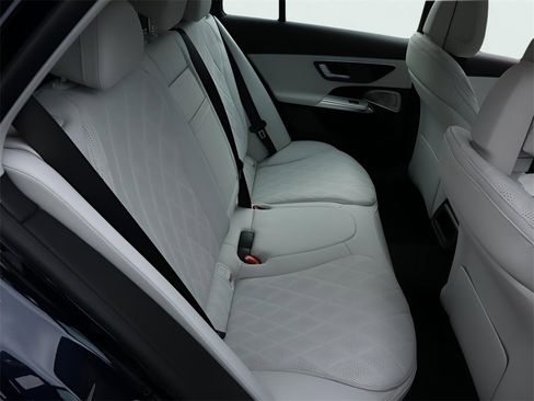 New 2026 Mercedes-Benz E 450 4MATIC All-Terrain Wagon image 18