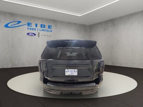 Used 2023 GMC Yukon SLT AWD/4WD image 9