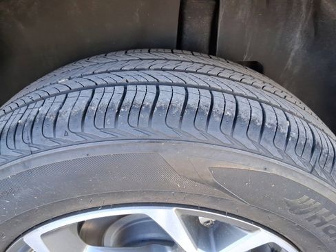 Used 2025 Chevrolet Trax LT w/ Driver Confidence Package image 19