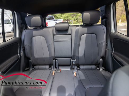 Used 2023 Mercedes-Benz GLB 250 4MATIC w/ Premium Package image 39