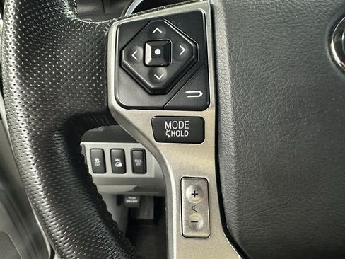 Used 2015 Toyota Tacoma 4x4 Double Cab w/ TRD Off-Road Package image 32