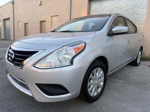 Used 2019 Nissan Versa SV FWD image 11